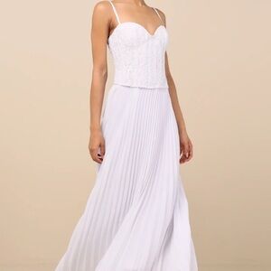Lulu's White Lace/pleated Dress